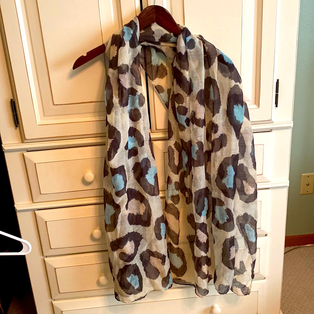 Leopard Print Scarf with Blue Accent